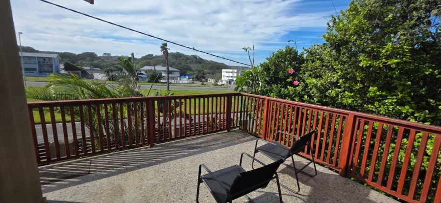 5 Bedroom Property for Sale in Gonubie Eastern Cape